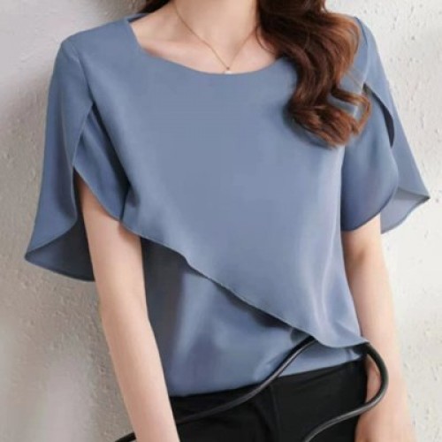 Design-forward Short-sleeve Top With Flared Sleeves