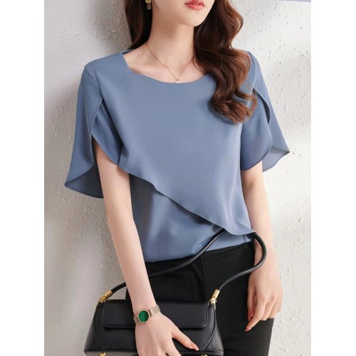 Design-forward Short-sleeve Top With Flared Sleeves