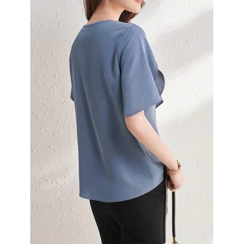 Design-forward Short-sleeve Top With Flared Sleeves